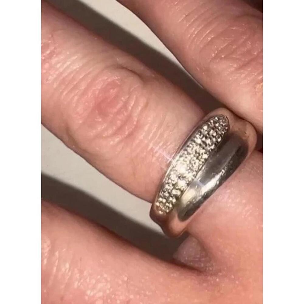 Judith Ripka Diamond ring